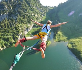 开云体育登录-F1街道赛焦点战，新疆队血拼辽宁队