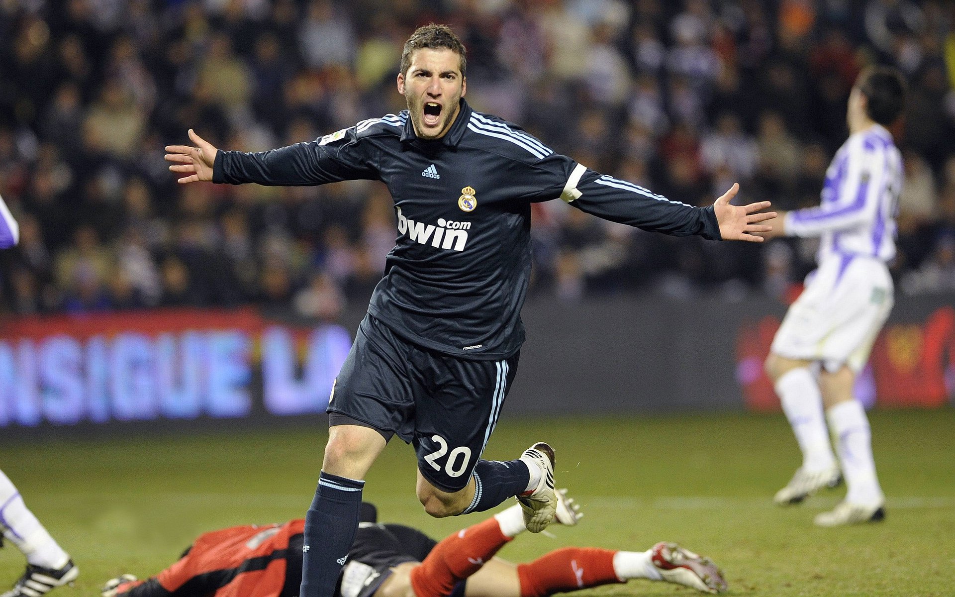 塞内加尔生死战取胜美国,斯通斯成为关键先生