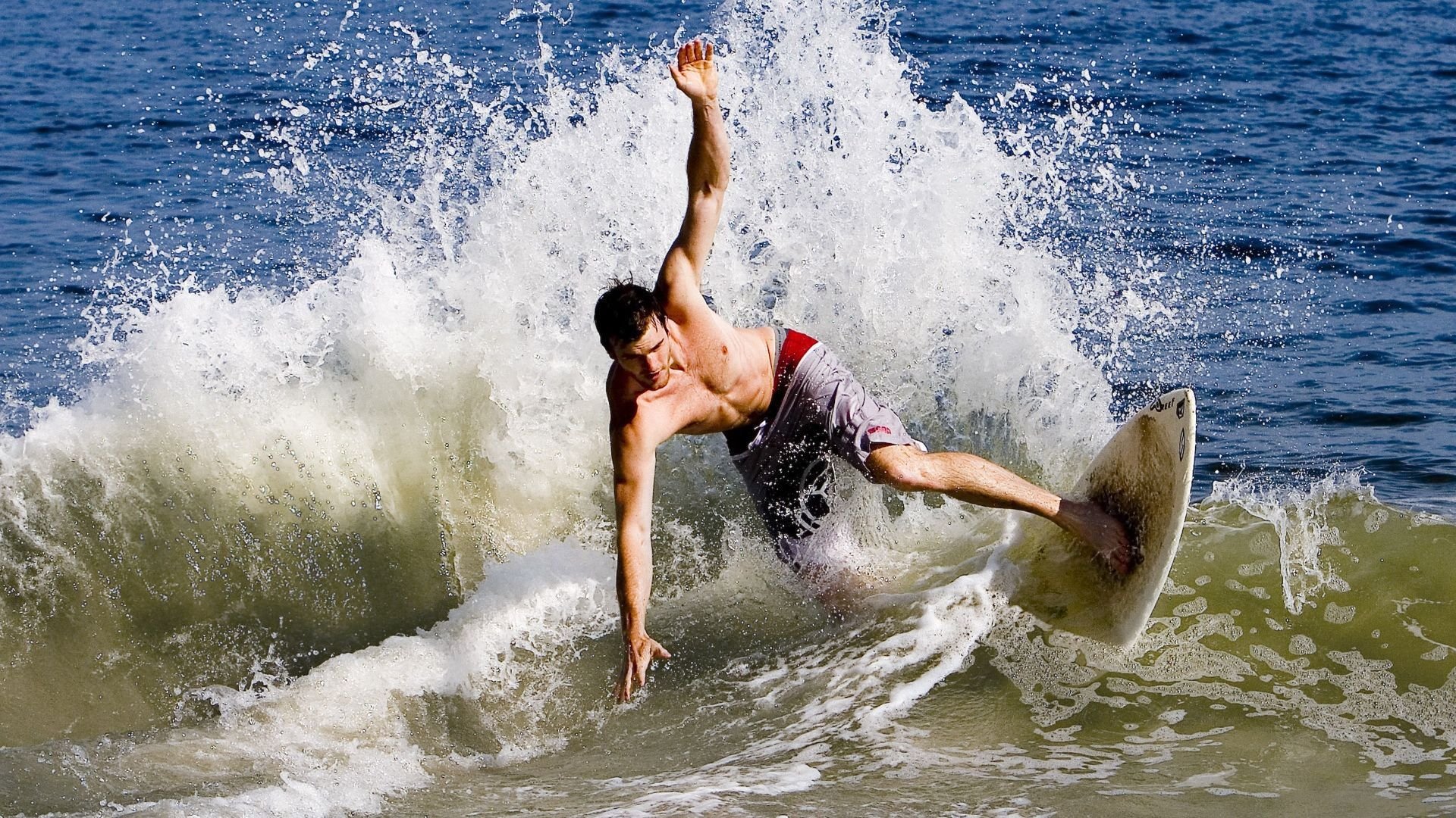 斯通斯点燃赛场,荷兰击溃英格兰背后的战术革命与足球哲学转向