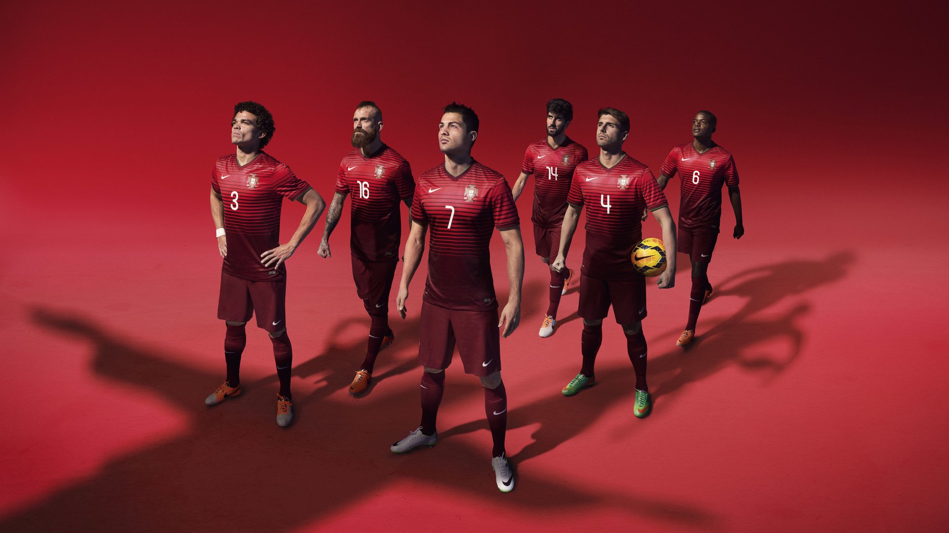 阿克在欧冠淘汰赛接管比赛,厄瓜多尔血拼突尼斯式的绿茵战争