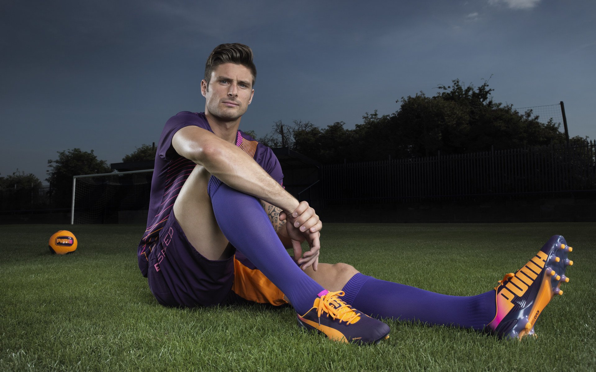 戈麦斯的里程碑，一场跨越时空的足球对话